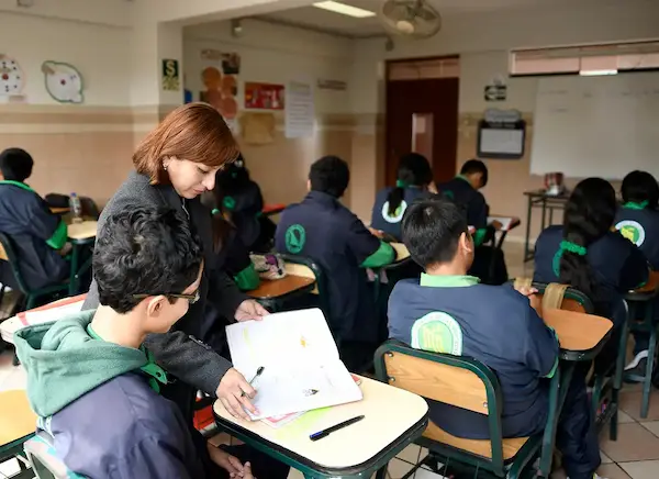 Colegio de secundaria en La Victoria con liderazgo y valores​