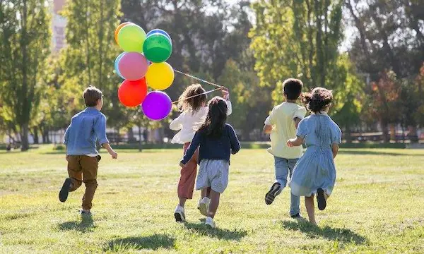 Claves para el desarrollo emocional infantil y su impacto en el crecimiento